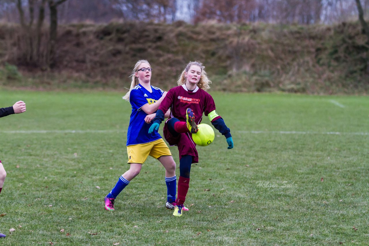 Bild 109 - B-Juniorinnen TSV Gnutz o.W. - SV Henstedt Ulzburg II : Ergebnis: ca. 5:0